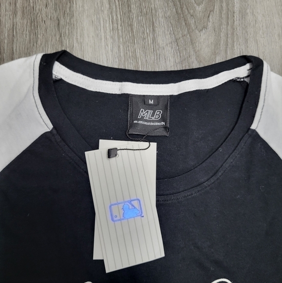 MLB - Yankees Women Tee shirts (M) - Picture 13 of 15